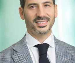 Cirujano oral, Dr. Vicente Coviello