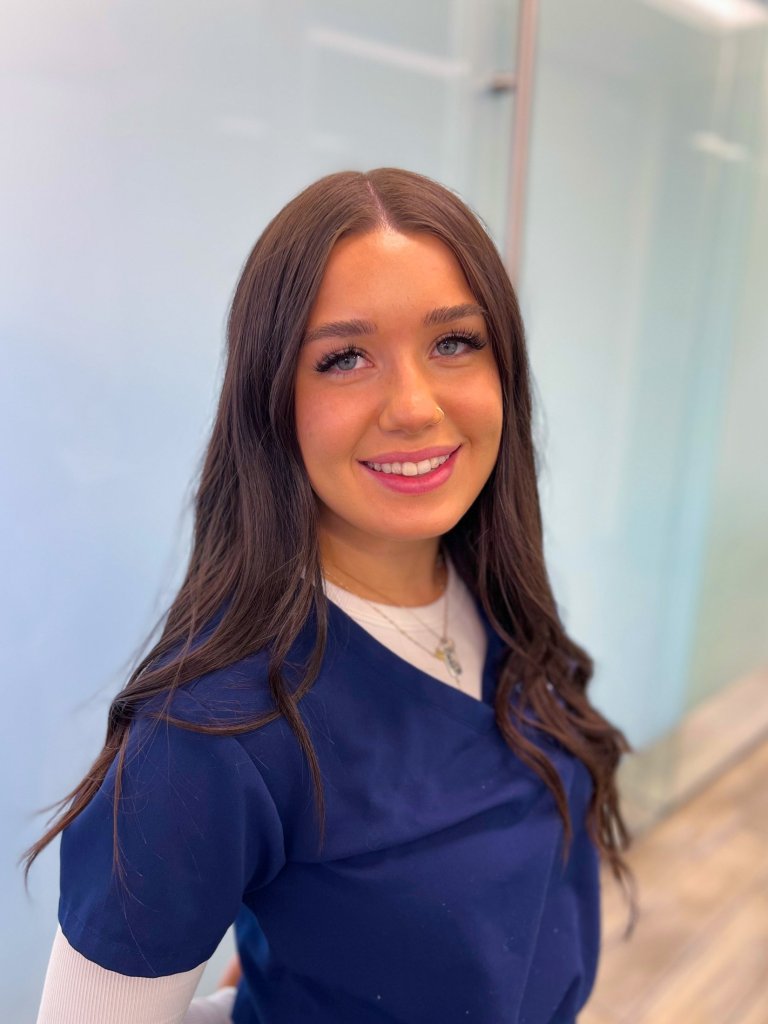 Hanna – Surgical Assistant